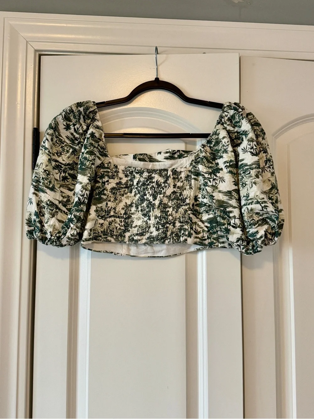 Abercrombie & Fitch White Top with Green Botanical Print and Puff Sleeves